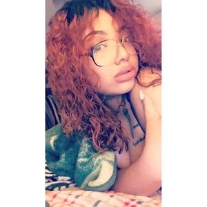 Meet your Posher, Leeann